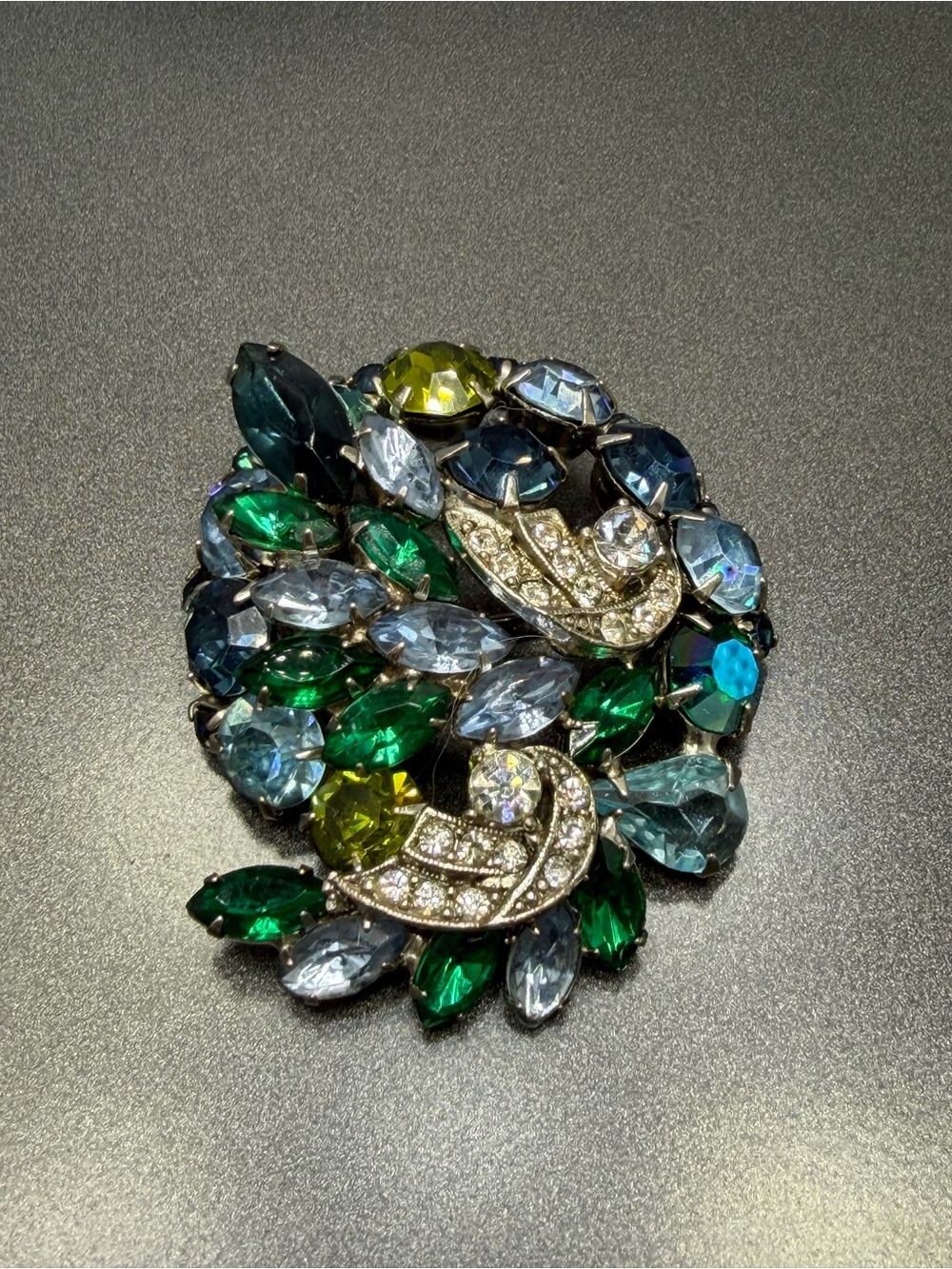 Vintage Blue & Green Crystal Brooch #494ur